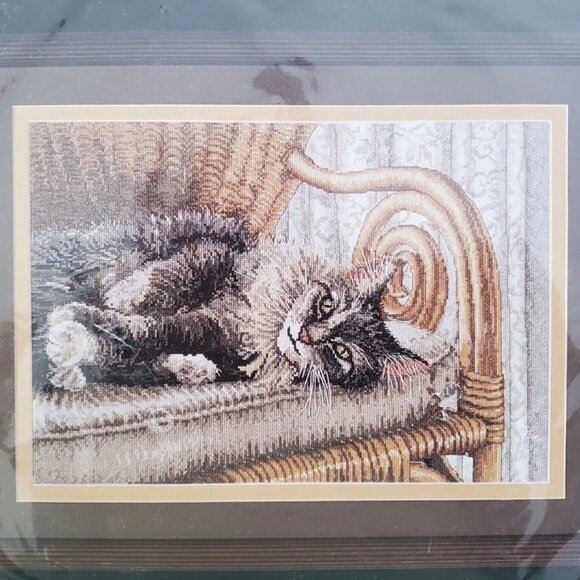 Bucilla All Thumbs Counted Cross Stitch Kit Tabby Cat Sue Ellen Ross 16.5 x 11.5 - Picture 1 of 6